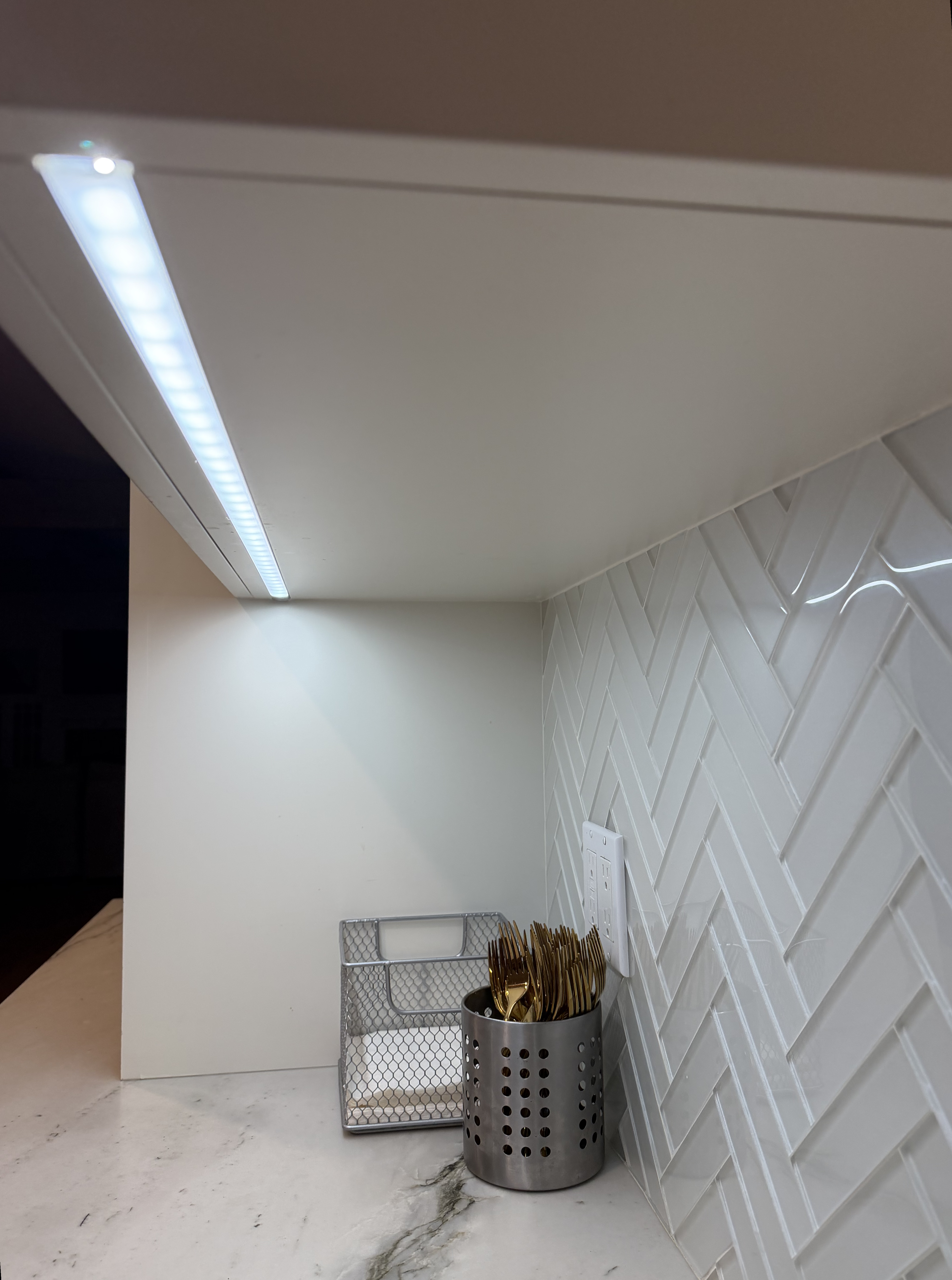 Under Cabinet Lighting